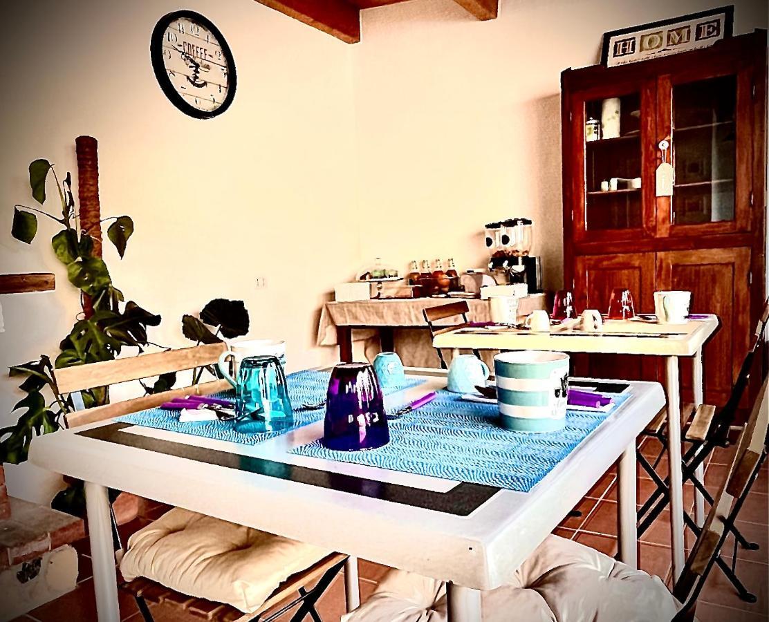 B&B Le Pavoncelle Sarde Flumini di Quartu Bagian luar foto